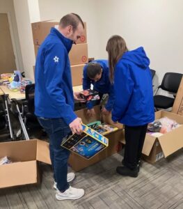 UScellular donates $5,000 in presents for Penquis’ Community Kids ...